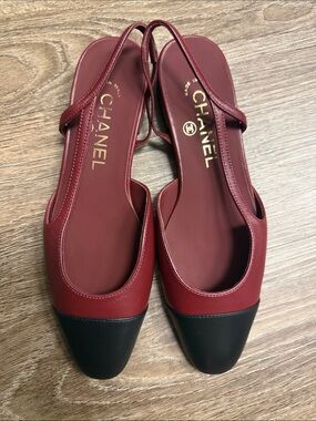 CHANEL Two-Tone Burgundy and Black Leather Slingback Flats